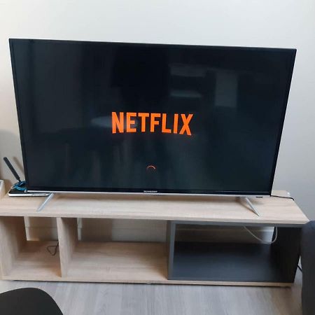 Elbeuf F2 Sweet Home Combles Netflix Wifi Luaran gambar