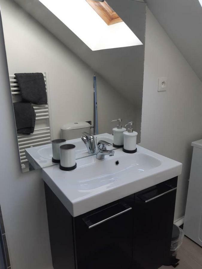Elbeuf F2 Sweet Home Combles Netflix Wifi Luaran gambar